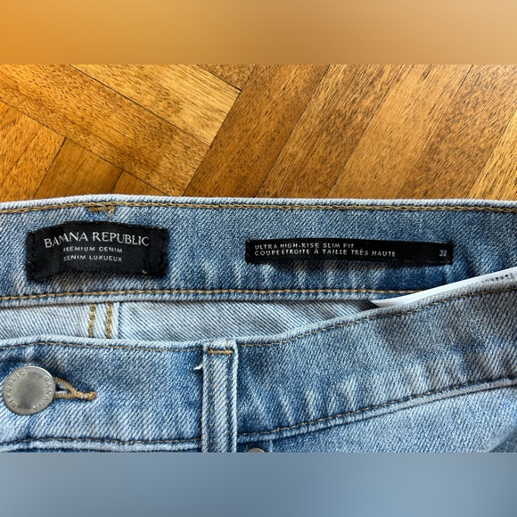 Banana Republic Ultra High Rise Slim Fit Distressed Jeans - Picture 4 of 5